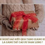 Bạn nghĩ sao nếu quà tặng giáng sinh là găng tay cao su Nam Long?
